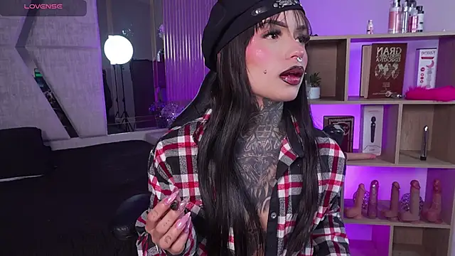 CleeoAdams  online show from 12, 2, 2026