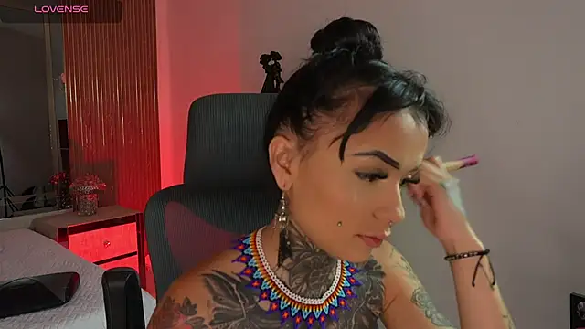 CleeoAdams  online show from 7, 1, 2026