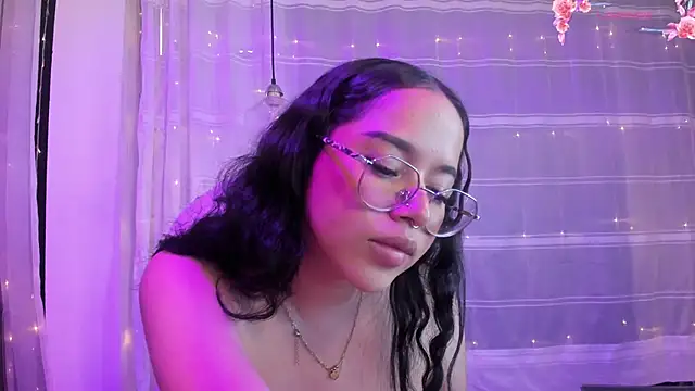 Renaxi Smith online show from 17, 3, 2025