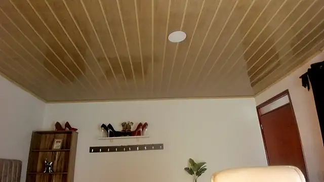 Renaxi Smith online show from 10, 9, 2025