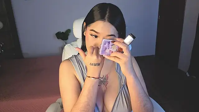 Renaxi Smith online show from 17, 4, 2026