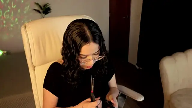 Renaxi Smith online show from 3, 10, 2025