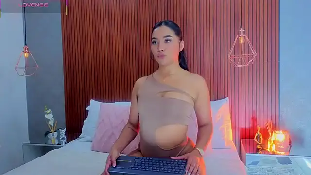 CharlotteGraay online show from 22, 4, 2026