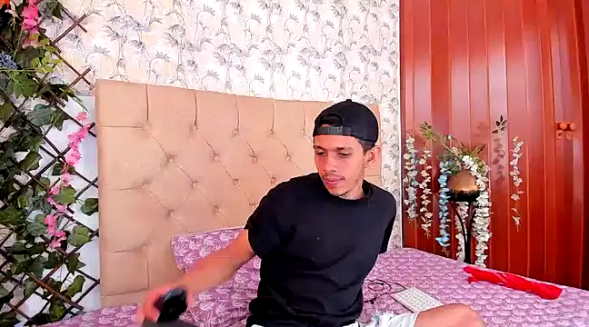 mikee 007 online show from 13, 1, 2025