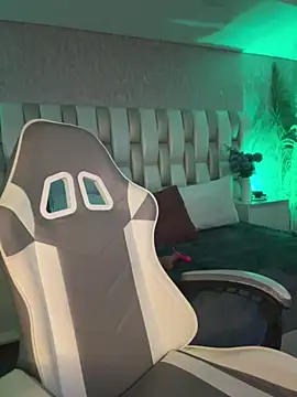 Sara  collins   online show from 20, 12, 2025