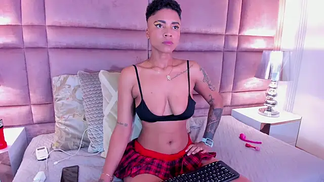 LuciaWallace online show from 14, 2, 2025