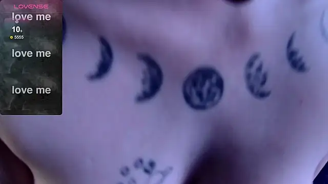 Kimlennox  online show from 26, 2, 2025