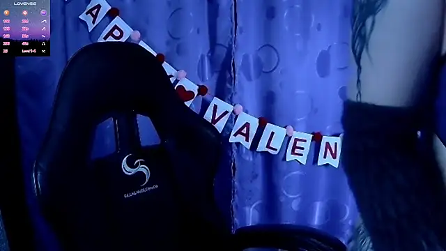 Kimlennox  online show from 11, 2, 2025