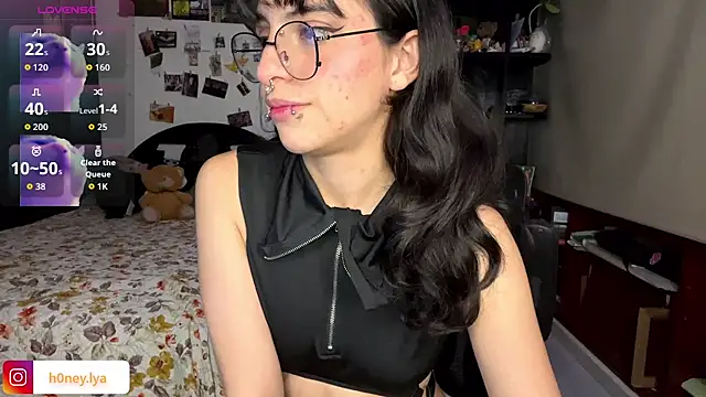 B0nnie H0ney online show from 4, 7, 2026