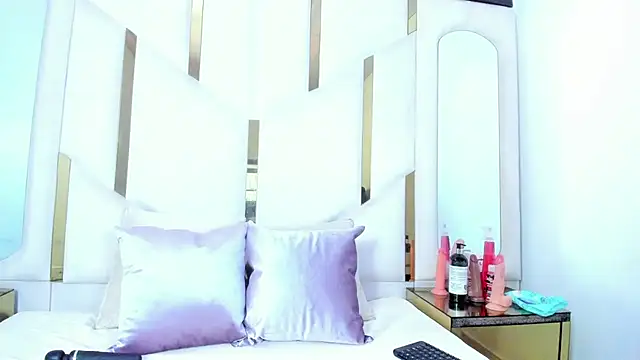 Salmaportman69 online show from 8, 1, 2026