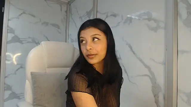 Salmaportman69 online show from 16, 2, 2025