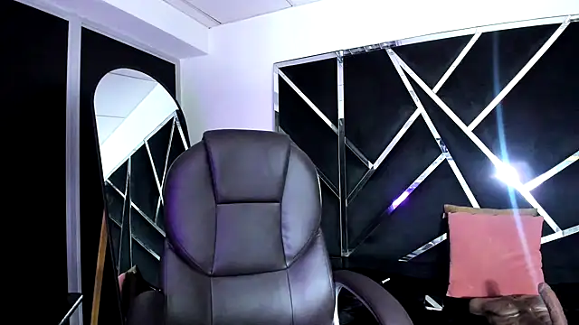 Salmaportman69 online show from 29, 10, 2025