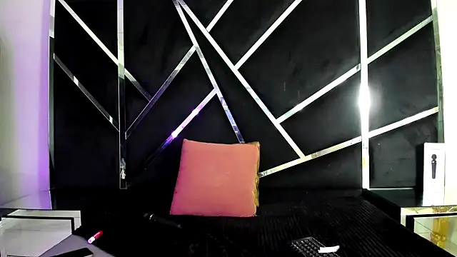 Salmaportman69 online show from 7, 10, 2025