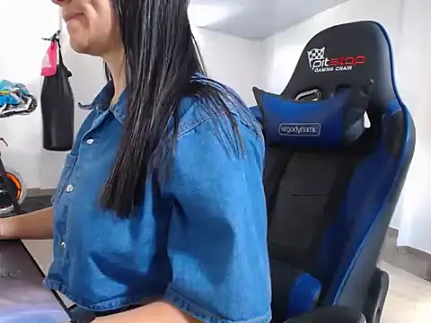 Snapshot of Francheskasmile chatting on 18, 2, 2025 Francheskasmile online show from 18, 2, 2025