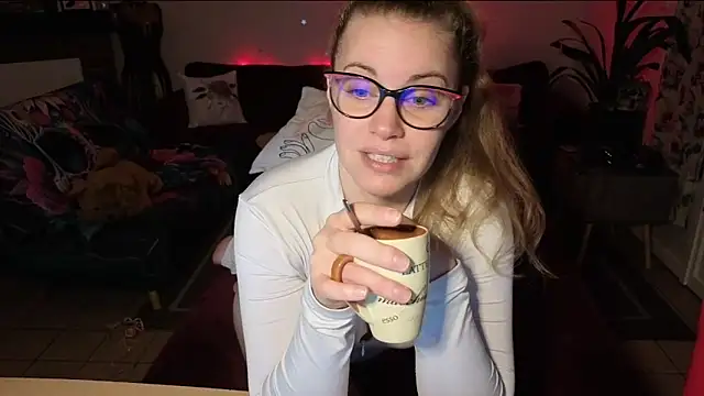 Miss luxiole online show from 7, 1, 2026