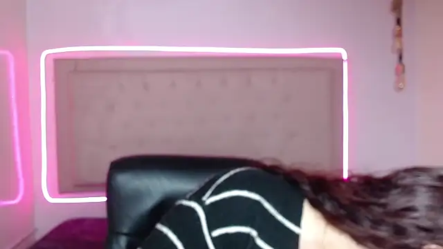 Snapshot of kathepickmanx chatting on 8, 10, 2025 kathepickmanx online show from 8, 10, 2025