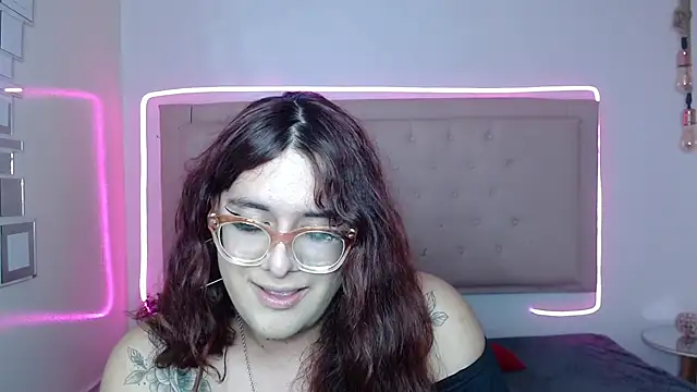 Snapshot of kathepickmanx chatting on 15, 10, 2025 kathepickmanx online show from 15, 10, 2025