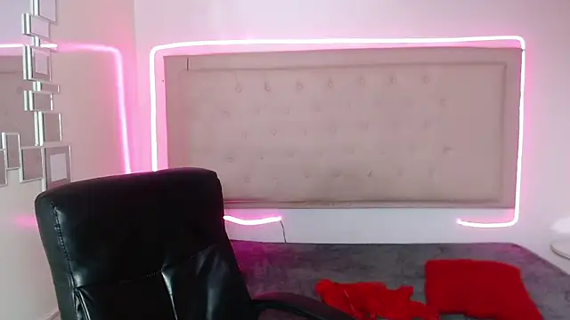 Snapshot of kathepickmanx chatting on 17, 10, 2025 kathepickmanx online show from 17, 10, 2025