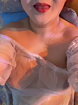 Hey-Cute online show from 18, 10, 2025