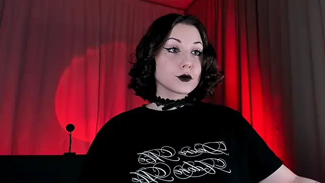 Eva Moss  online show from 22, 10, 2025