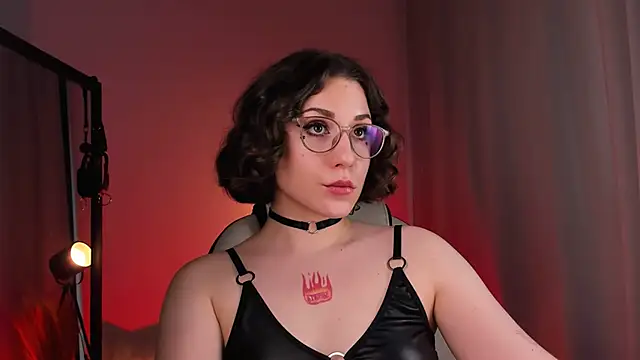 Eva Moss  online show from 20, 3, 2025