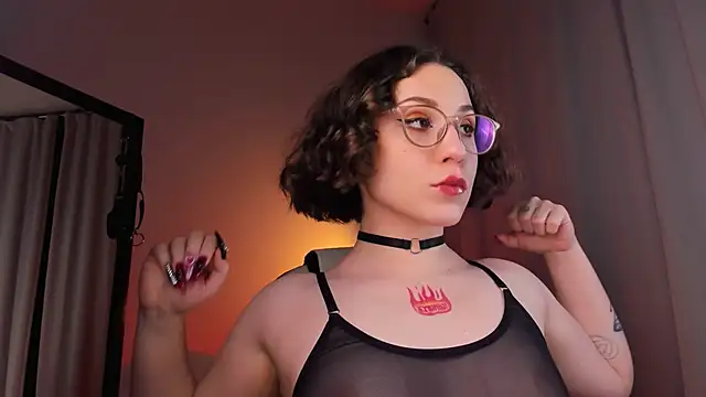 Eva Moss  online show from 3, 3, 2025