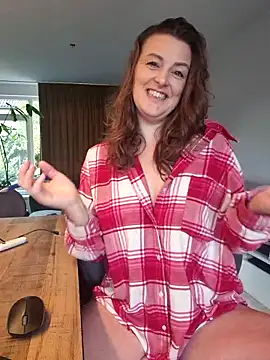 cumtomama online show from 4, 10, 2025