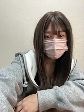 momo-love online show from 19, 3, 2025