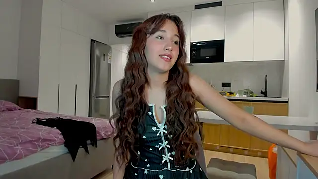 anna elfi online show from 13, 9, 2025