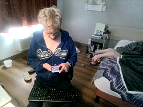 AQuickPhyx online show from 20, 2, 2025