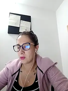 CHARLOTTE 1711 online show from 22, 2, 2025