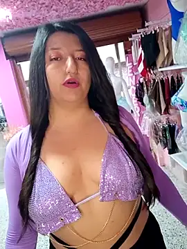 Snapshot of Melyy_Edii chatting on 21, 11, 2025 Melyy Edii online show from 21, 11, 2025