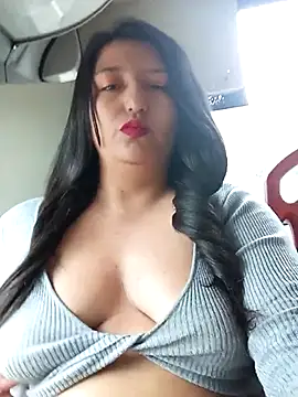 Snapshot of Melyy_Edii chatting on 5, 3, 2025 Melyy Edii online show from 5, 3, 2025