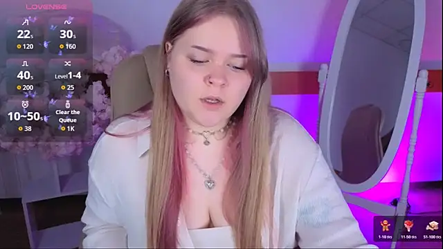 Erica  Alta online show from 10, 11, 2025