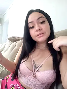 Novinhabonequinha3 online show from 3, 10, 2025