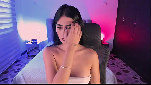 BellaaStorm online show from 30, 10, 2025