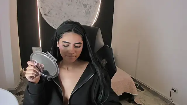 BellaaStorm online show from 18, 10, 2025