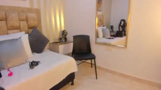 avis lara online show from 19, 9, 2025