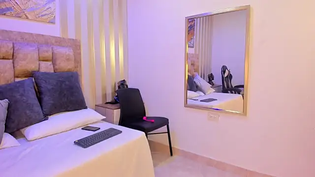 avis lara online show from 24, 9, 2025