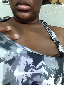 Snapshot of gatinha776 chatting on 14, 2, 2026 gatinha776 online show from 14, 2, 2026