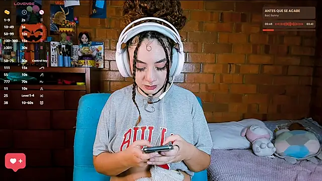 Annycolin  online show from 17, 10, 2025