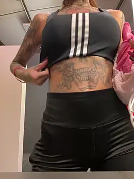 Black sweet Rose online show from 5, 2, 2025