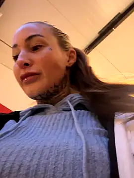 Black sweet Rose online show from 8, 1, 2026