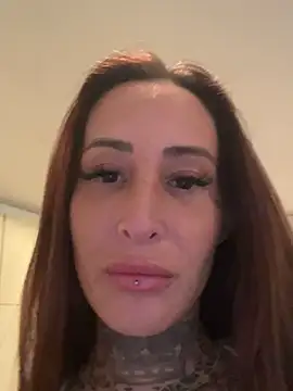 Black sweet Rose online show from 24, 1, 2025