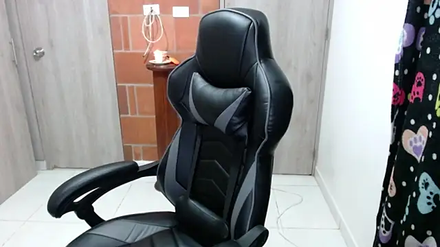 Princezzlove3 online show from 28, 2, 2025