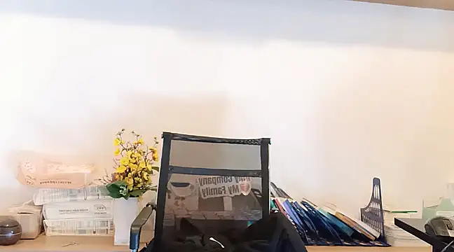 Lush-Office online show from 17, 3, 2025