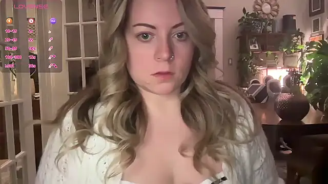 Snapshot of girlnextdoorjoelle chatting on 28, 1, 2025 girlnextdoorjoelle online show from 28, 1, 2025