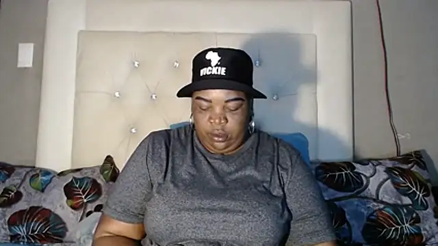 omalicha98 online show from 14, 4, 2026