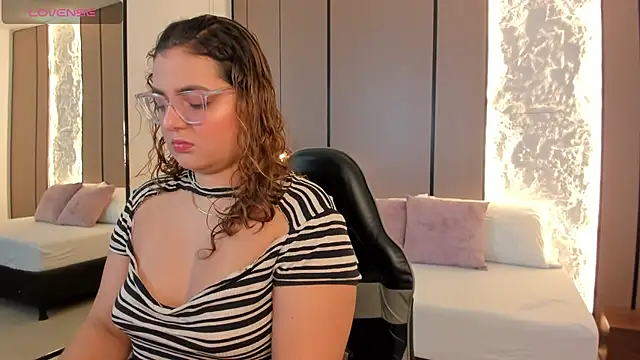 lilly ass  online show from 7, 1, 2026