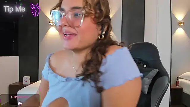 lilly ass  online show from 27, 9, 2025